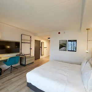 Bloom Mississauga, Tapestry Collection By Hilton Hotel Mississauga